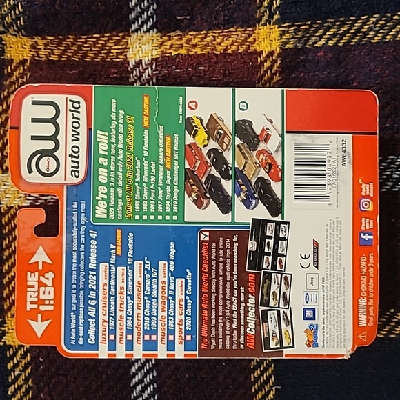 Auto World Muscle Trucks 1984 Chevy Silverado 10 Fleetside - Picture 2 of 11